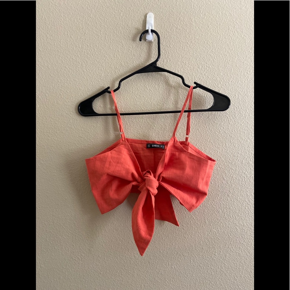 SHEIN Cropped Top